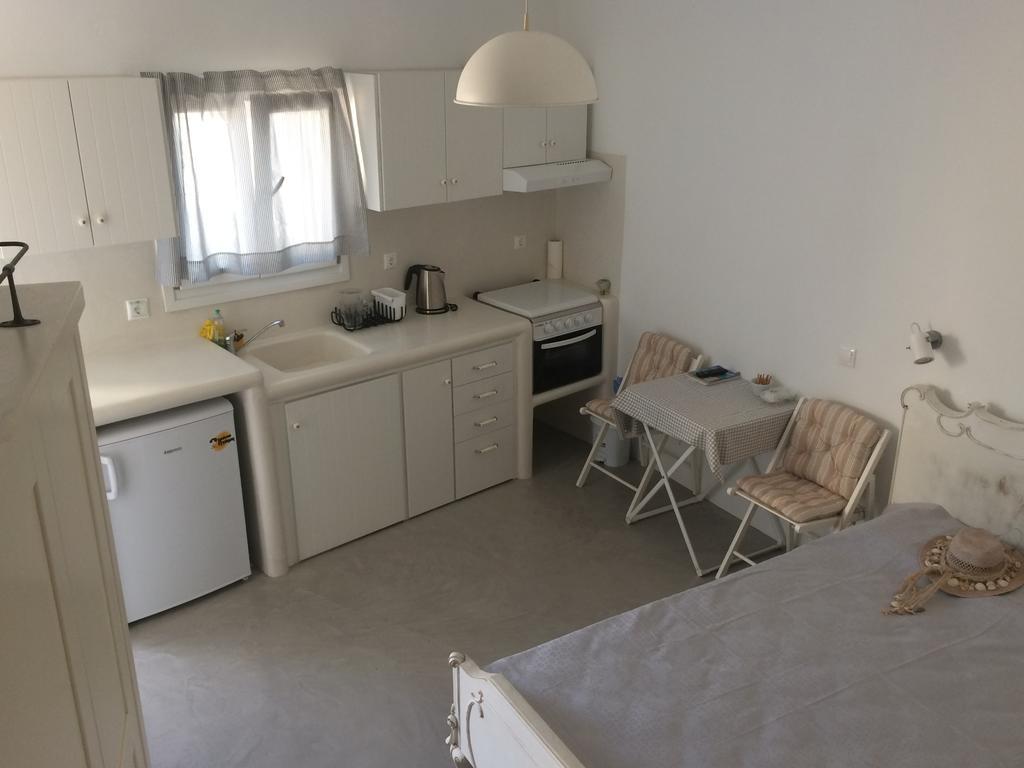 Plori Studios And Apartments アイージャリ エクステリア 写真